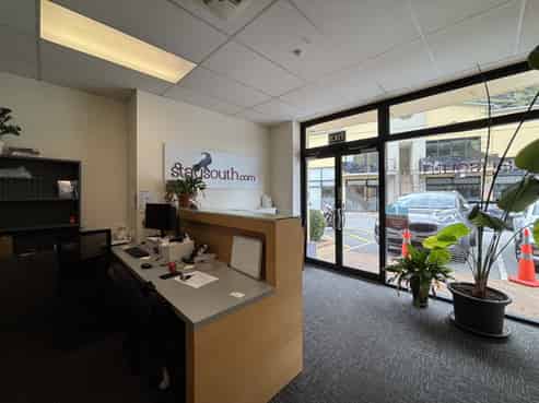 Ground Floor Unit with Carparks