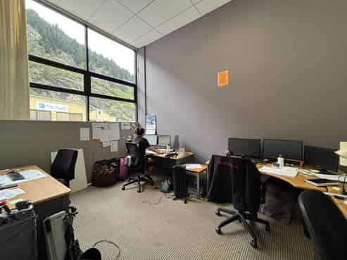 Ground Floor Unit with Carparks