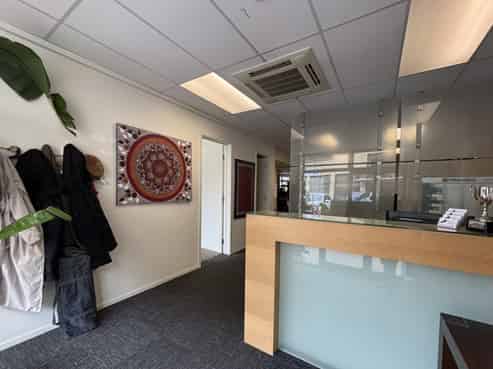 Ground Floor Unit with Carparks