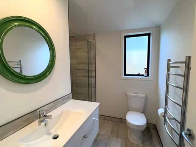 10B Francis, Blenheim Central