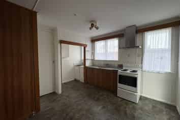8A Sandleigh Road, Hamilton Lake