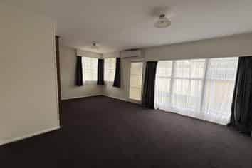8A Sandleigh Road, Hamilton Lake