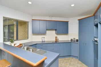 4 Riegler Place, Belfast