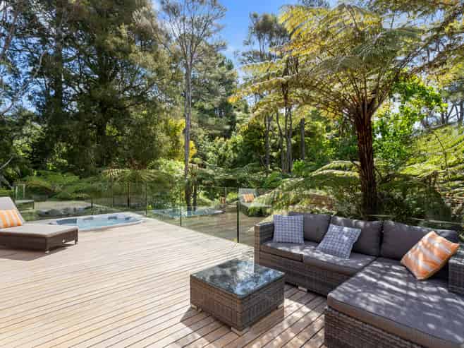 139 Atkinson Road, Titirangi