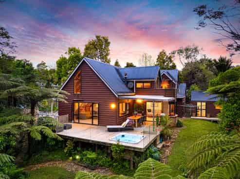 139 Atkinson Road, Titirangi