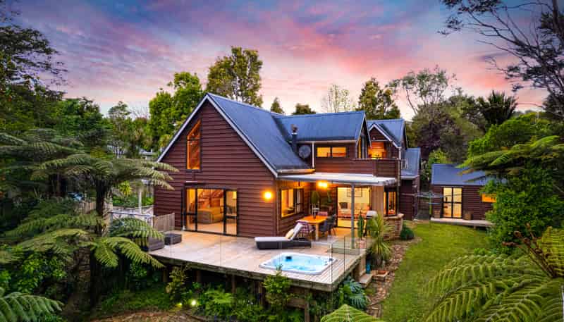139 Atkinson Road, Titirangi