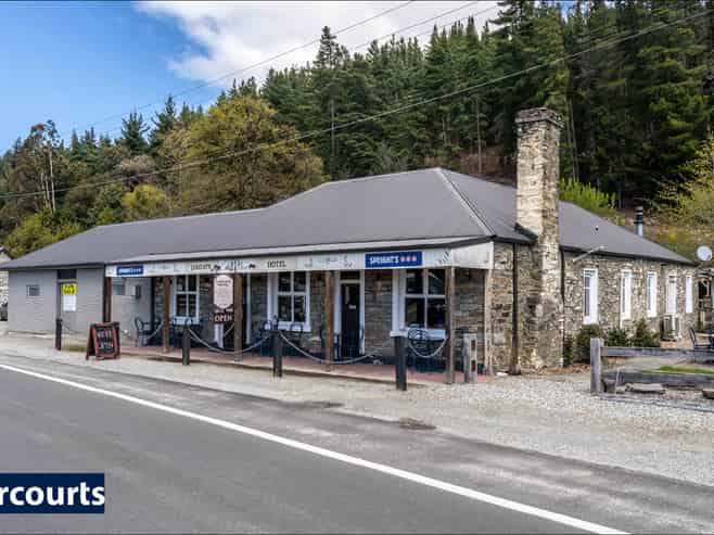 Luggate Hotel - A Central Otago Icon