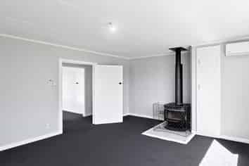6 Lyon Street , Glengarry