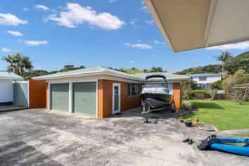 16 Waikaraka Beach Road, Tamaterau