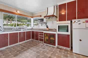 16 Waikaraka Beach Road, Tamaterau