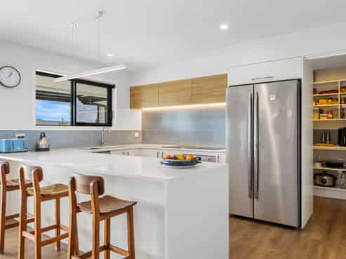 1B Riverdale Place, Amberley