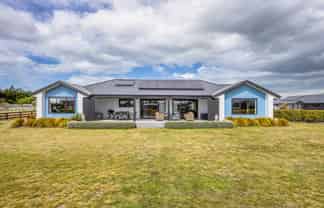 1B Riverdale Place, Amberley