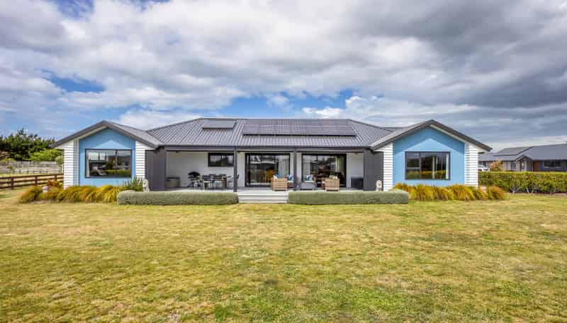 1B Riverdale Place, Amberley