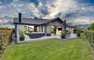 52 The Esplanade, Pegasus