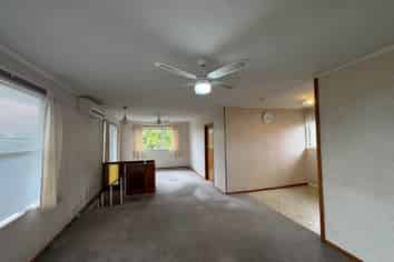 52 Aeroview Drive, Beach Haven