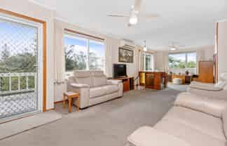 52 Aeroview Drive, Beach Haven