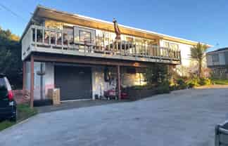 52 Aeroview Drive, Beach Haven