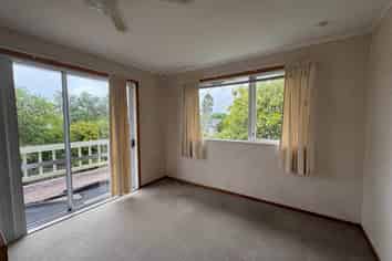 52 Aeroview Drive, Beach Haven