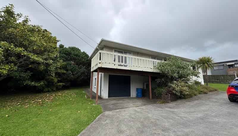 52 Aeroview Drive, Beach Haven