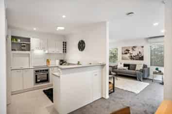 9A Fontenoy Street, Mount Albert