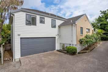 9A Fontenoy Street, Mount Albert