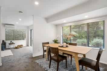 9A Fontenoy Street, Mount Albert
