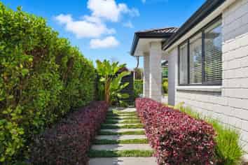 57 Benmore Crescent, Pyes Pa