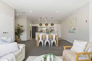 57 Benmore Crescent, Pyes Pa