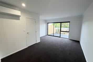 2/8 Ngaere Avenue, Chartwell