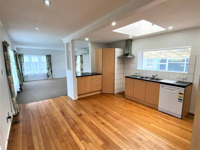 8 Hunua Road, Papakura