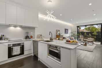 18D St Michaels Avenue, Point Chevalier