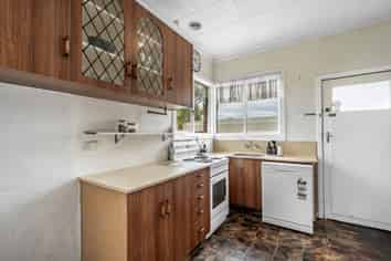 16 Fox Street, AVENAL