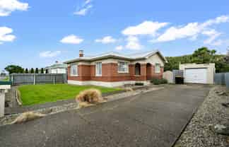 16 Fox Street, AVENAL