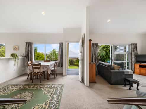 2 Davern Lane, New Lynn