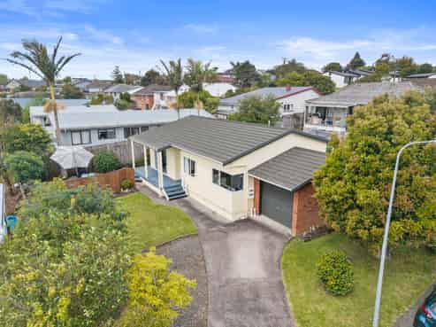 2 Davern Lane, New Lynn