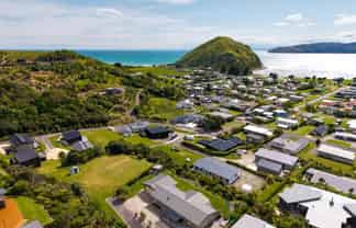 18 Mahia Heights Drive, Mahia