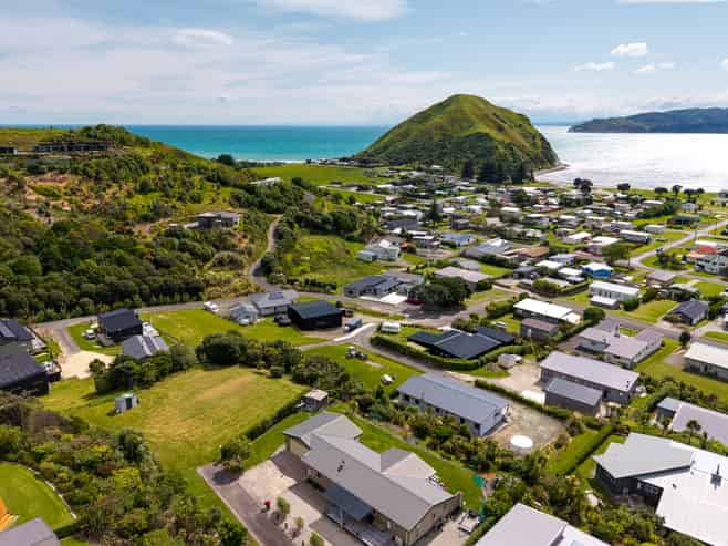 18 Mahia Heights Drive, Mahia