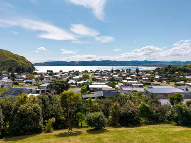 18 Mahia Heights Drive, Mahia