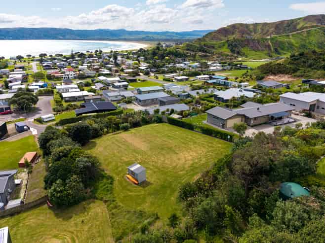 18 Mahia Heights Drive, Mahia
