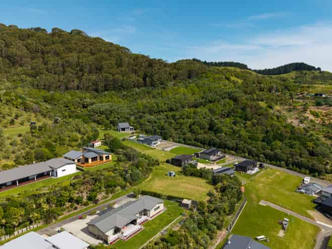 18 Mahia Heights Drive, Mahia