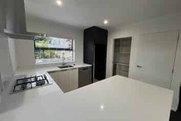 4/8 Ngaere Avenue, Chartwell
