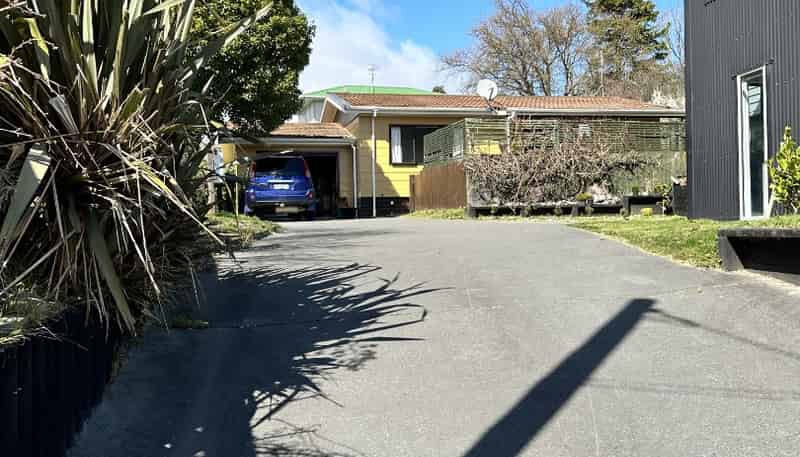 75B Taharepa Road, Hilltop