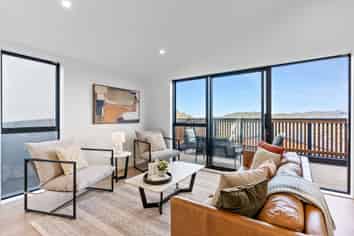 13 Stockden Place, Karori