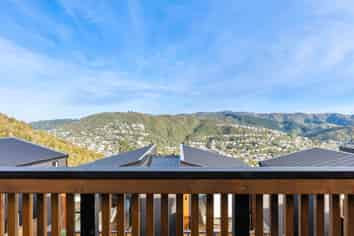 13 Stockden Place, Karori