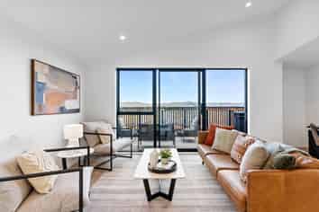 13 Stockden Place, Karori
