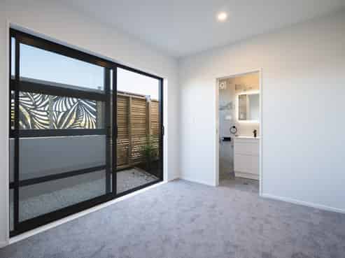 3153 Great North Road, New Lynn