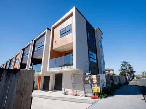 3153 Great North Road, New Lynn