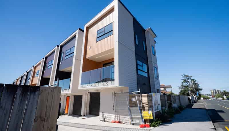 3153 Great North Road, New Lynn