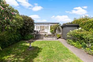 42A Friend Street, Karori