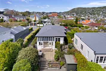 42A Friend Street, Karori